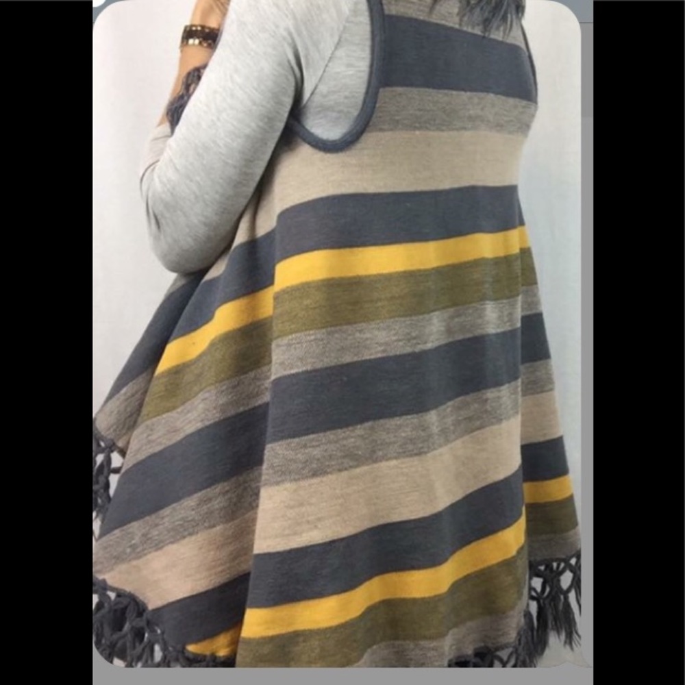 Sweater vest
